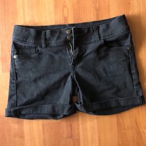 Black Bailey shorts Delias